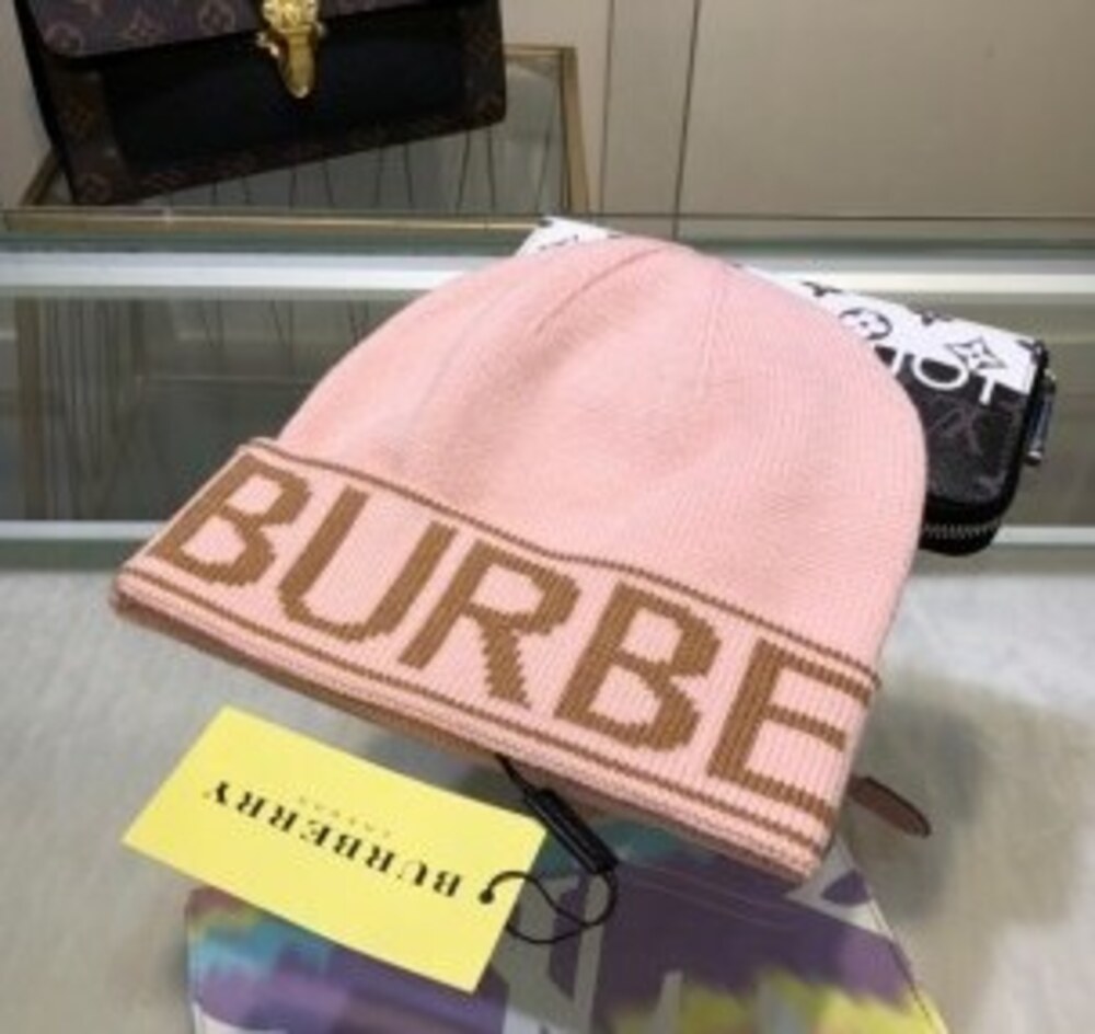 Burberry Logo Knit Beanie Pink